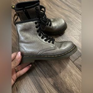 Kids dr marten boots